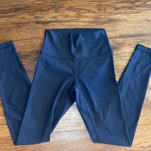 Black lululemon leggings.